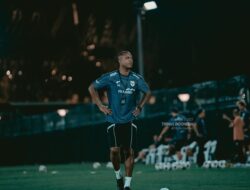 **Permohonan Patrick Kluivert ke Skuad Timnas Indonesia: Membangun Mimpi 180 Menit ke Piala Dunia 2026**