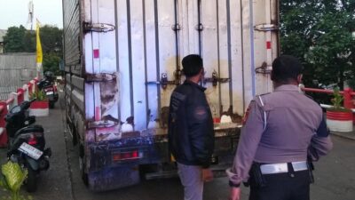 Tragedi di Ciracas: Pemotor Terluka Akibat Kecelakaan dengan Truk di Pagi Hari