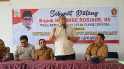“Andre Rosiade: Menyalurkan Harapan, Ratusan Beasiswa PIP Hadir di Solok”