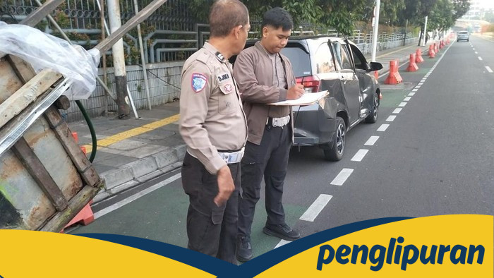 [Kecelakaan Mobil Vs Motor di Jl Trunojoyo Jaksel, Ada Korban Luka]