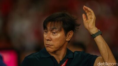 **Shin Tae-yong Dihadapkan pada Pemecatan dari Ulsan Hyundai**