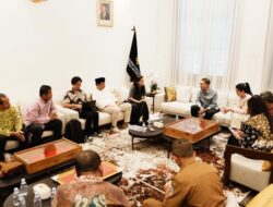 Menbud Terima Artefak dari Nganjuk, Ditemukan Fosil, Berlian, dan Wayang Timplong