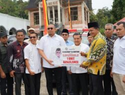 Andre Rosiade Soroti Kebutuhan Darurat, Serahkan Ambulans ke Masjid Raya Palembayan Tangah Agam!