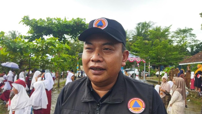 BPBD Pandeglang Tebang Pohon di 8 Kecamatan, antisipasi Bencana yang Menyisakan Ribu Warga dalam Rasa Khawatir