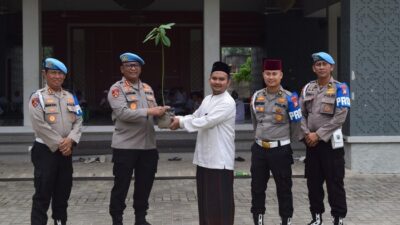 “Wajah Humanis Propam Polda Riau: Transformasi Bakti Sosial dan Green Policing di Ponpes”