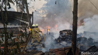 400 Warga Pancoran Menghadapi Kebakaran, Tetapi Tak Ada yang Hilang