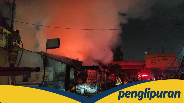 Kebakaran Hebat di Bengkel-Warung Madura Cikunir, 4 Damkar siaga