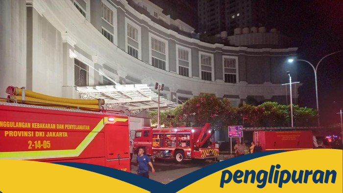 Mal di Kelapa Gading Terbakar, 14 Damkar Sibuk Tuntaskan Kebakaran Dini Hari!