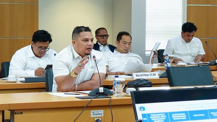 Legislator Ajak Pembenahan Rambu Jalan di Wisata Malam Ragunan: Solusi untuk Warga yang Nyasar