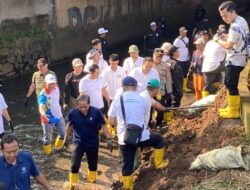 Menteri LH Bersih-bersih Sungai Cipinang Bareng Pemkot Depok, Solusi Riil untuk Depok yang Lebih Baik?