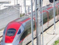 “Jumlah Perjalanan Kereta Cepat Whoosh Dikurangi, Ini Alasannya”