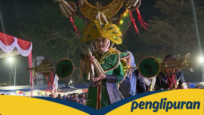 [Bersama Kapolres, Ribuan Warga Kuansing Gembira di Karnaval Batik]