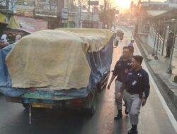 Truk Mogok di Petukangan, TransJ Koridor 13 Terlambat Picu Antrean Mengular