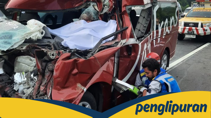 [Tragedi Tol Purbaleunyi: Mobil Travel Tabrak Truk, 1 Tewas, 9 Tercidera]
