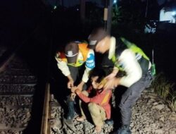 Pria di Bekasi Curi Kabel Rel KA, KAI Akan Tutup Rel!