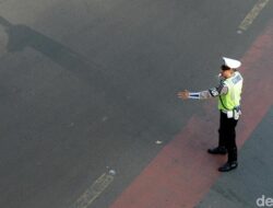 “Polda Metro Bantah Hoax Viral Video PJR Menyusul Truk di Tol: Ini Faktanya!”