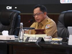 **Mendagri Imbau Pemda Turunkan Harga Cabai dan Daging Ayam, Penyumbang Inflasi September 2025**