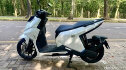 **Kehadiran Motor Listrik Mulai Ancam Motor Bensin di Indonesia? Analisis Teknis dan Pasar**