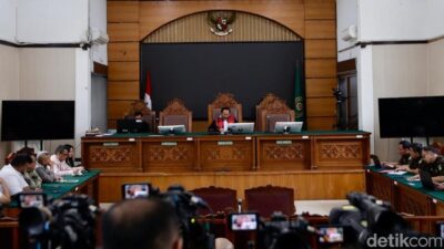 Hakim Tolak Praperadilan Nadiem, Ini Pertimbangannya yang Mengejutkan