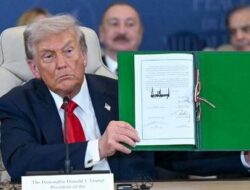 **Trump Pujian Tulus untuk Prabowo di KTT Damai Gaza: Indonesia Negara Berkembang Hebat**