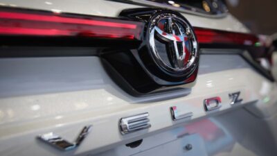 **Siapin Tabungan! Peluncuran Toyota Veloz Hybrid di RI Makin Dekat**