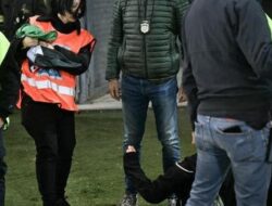 Ribuan Massa Pro-Palestina Bentrok dengan Polisi Saat Laga Italia vs Israel, Ketegangan Muncul di Tengah Tembakan Aksi Solidaritas