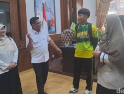 [Anda Ingin Tahu Sanksi Apa yang Menanti Siswa SMA di Lebak yang Merokok? Dijelaskan oleh Andra Soni!]