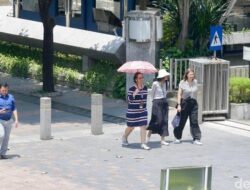 Cuaca Panas Bak Disembur Naga, Dokter Peringatkan Ancaman Serius ke Jantung!