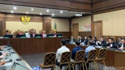 Terdakwa Sebut Surat Dakwaan Kasus Korupsi Minyak Mentah sebagai “Cerita Fiksi” yang Mengejutkan Publik