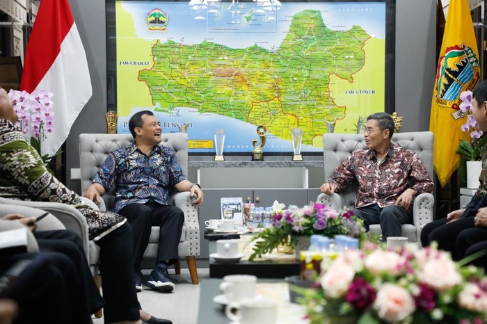 **Ahmad Luthfi Jamin Tak Ada Pungli-Premanisme ke Pengusaha China di Jateng**