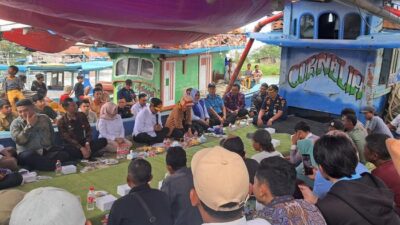 “Curhat ke Andra Soni, Nelayan Desak Penyelesaian Kapal Tertabrak Tongkang”