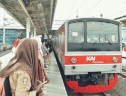 Heboh! Asap Meneror KRL di Tanjung Barat, KAI Segera Lakukan Inspeksi