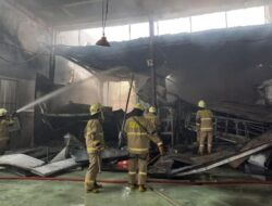 “Bengkel Mobil di Jakbar Jadi Korban Api, Blower Malfungsi Jadi Penyebab”