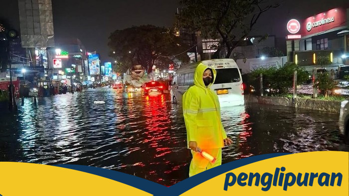 Angkot Terancam Banjir Depok, Polisi Perintah Putar Balik!