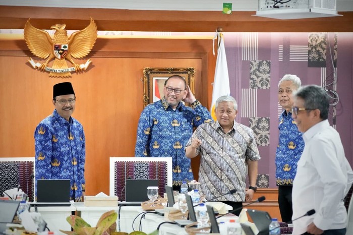 **Prof. Mohammad Nuh: Penanganan Masalah di Sekolah Rakyat Harus Menjadi Proses Pembelajaran**