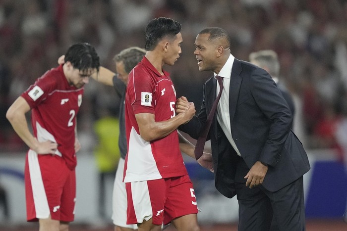 Kluivert: Pemain Eropa yang Gemilang, Tapi Taklayak Jadi Pelatih!