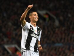 **Ronaldo Makan Rumput, Cerita Frustrasi yang Guncang Dunia Bola!**