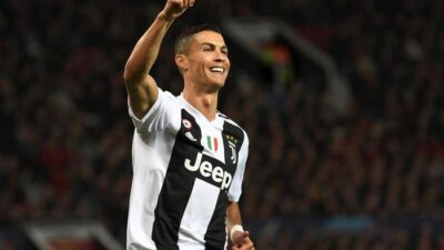 **Ronaldo Makan Rumput, Cerita Frustrasi yang Guncang Dunia Bola!**
