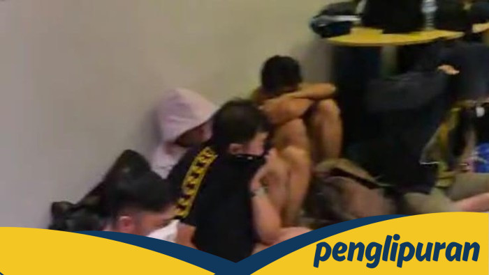 **Polisi Gerebek Pesta Gay di Surabaya, 34 Pria Diamankan**