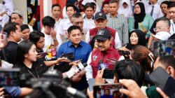 [Akhir Pekan di Sekolah Rakyat, Letkol Teddy Beri Pujian-Motivasi ke Siswa]
