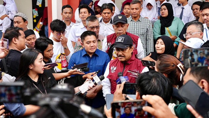 [Akhir Pekan di Sekolah Rakyat, Letkol Teddy Beri Pujian-Motivasi ke Siswa]