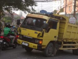 Truk Mogok di Cimanggis, Depok, Lalin Macet Sampai Cibubur Junction!