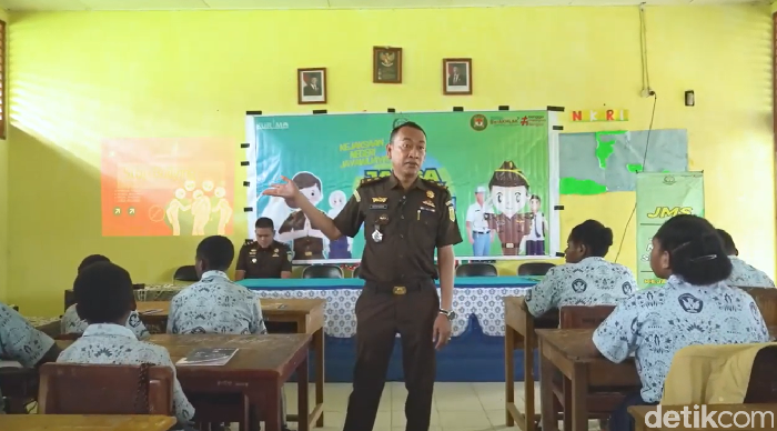 Kejari Jayawijaya Tegakkan Hukum dengan Program Anti-Bullying di Sekolah