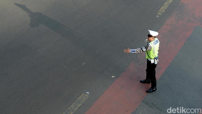 Polisi Bubarkan Kelompok Diduga Drifting di Pondok Indah, Ancam Kemanan Publik!