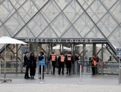4 Fakta Mengejutkan: Satset Gondol Mahkota 1.300 Berlian di Louvre, Pencurian Sejarah!