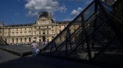 Museum Louvre Bantah Keterlibatan Intelejen Israel dalam Pencurian Mahkota Berlian
