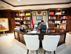 “Mensos Ajak Pemda Kawal Rp 30 Triliun Bansos, Apakah Dana Ini sampai ke Masyarakat?”