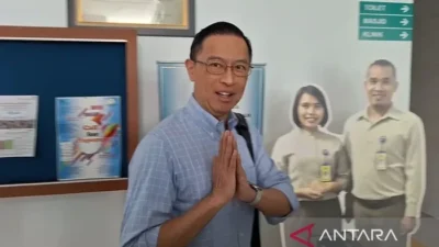 “Tom Lembong Muncul di KY: Hakim Ditelisik, Skandal di Depan Mata!”