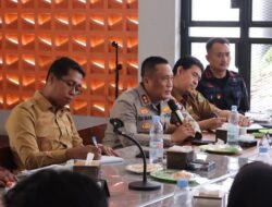 **Kapolres Rohil Mediasi Warga dan PT Pasca Bentrok, Ini Hasilnya! 2 Kesepakatan Penting Tercapai**