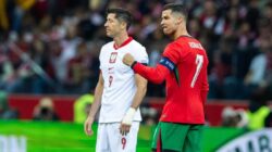 Ronaldo Gebrak Pasar, Minta Al Nassr Datangkan Lewandowski!